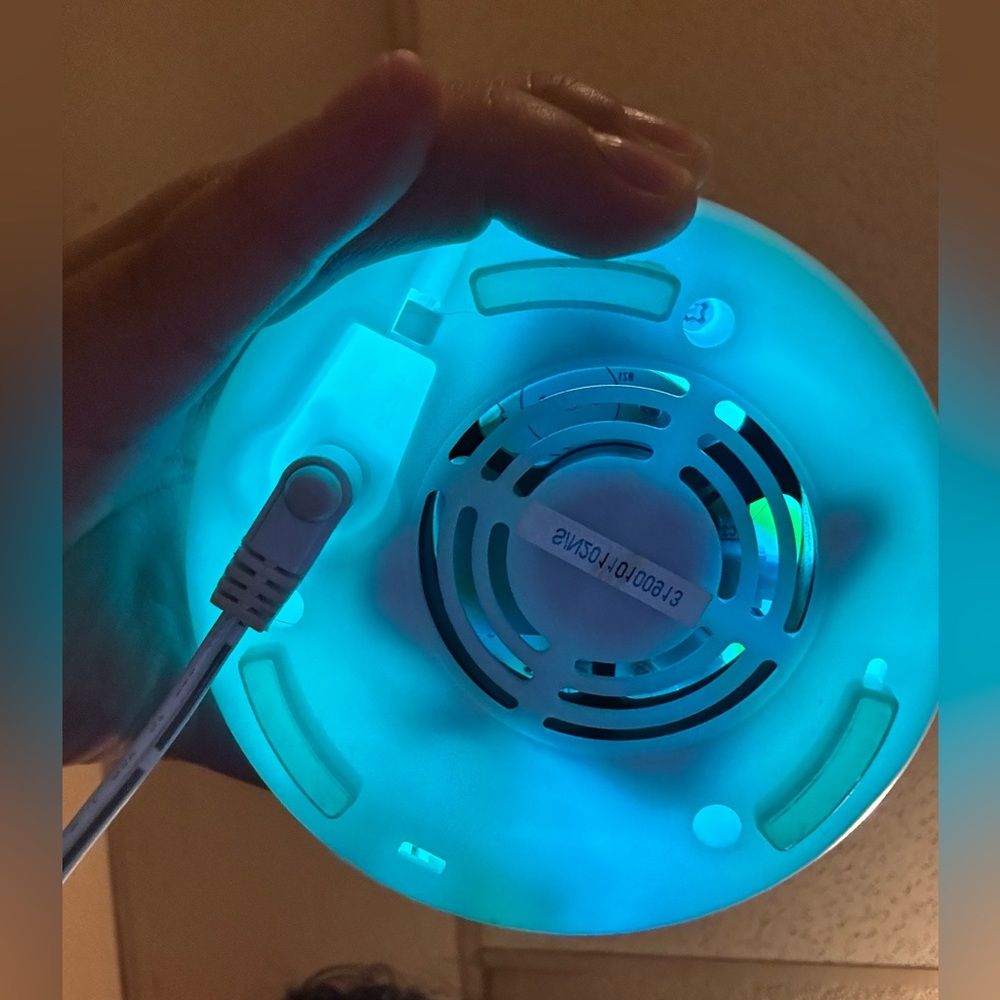 Essential Oil Diffuser - Picture 10 of 12